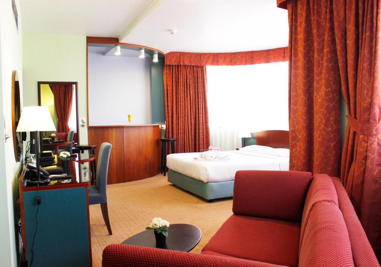 Al Diar Dana Hotel Abu Dhabi Exterior photo