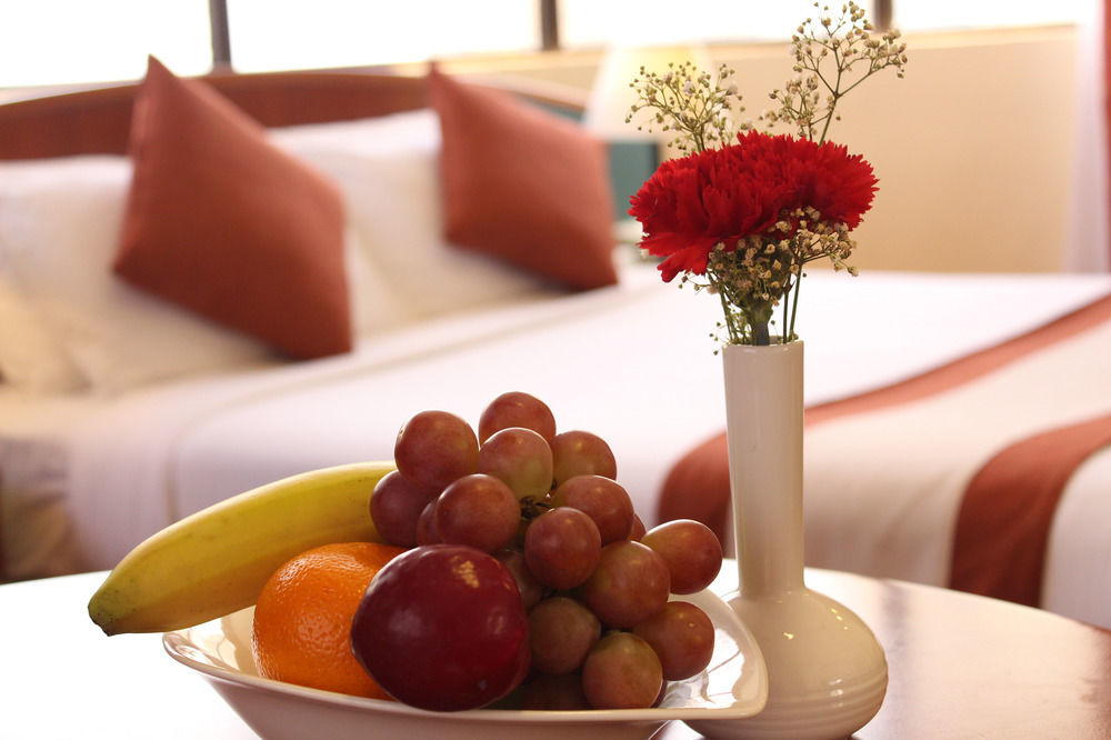 Al Diar Dana Hotel Abu Dhabi Exterior photo